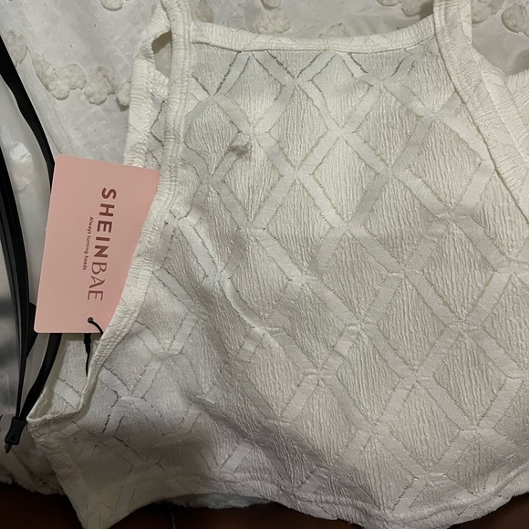 SHEIN SXY Crop Halter Top & Knot Side Split Thigh Fringe Hem Skirt - Picture 4 of 4